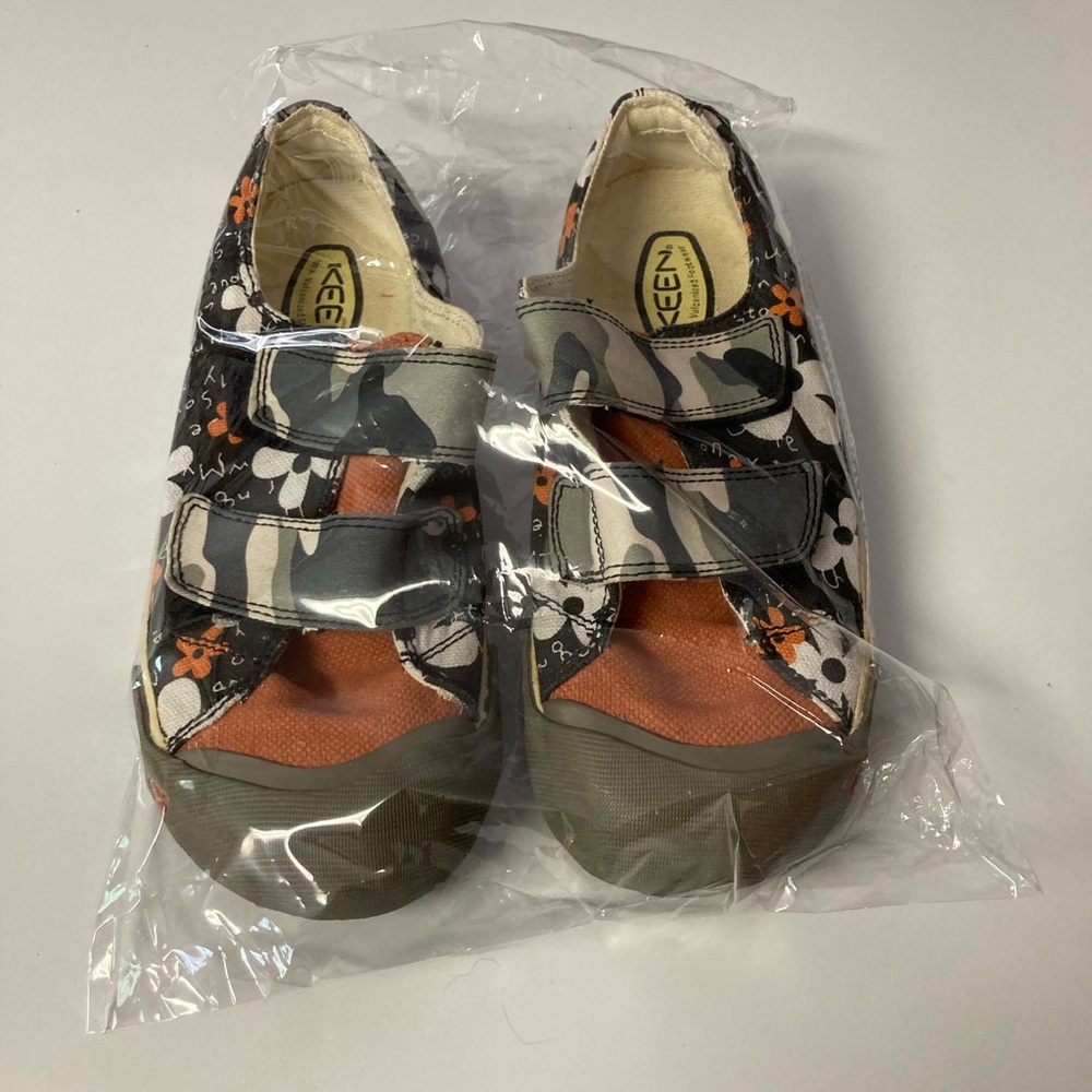 Keen canvas sneakers size 39